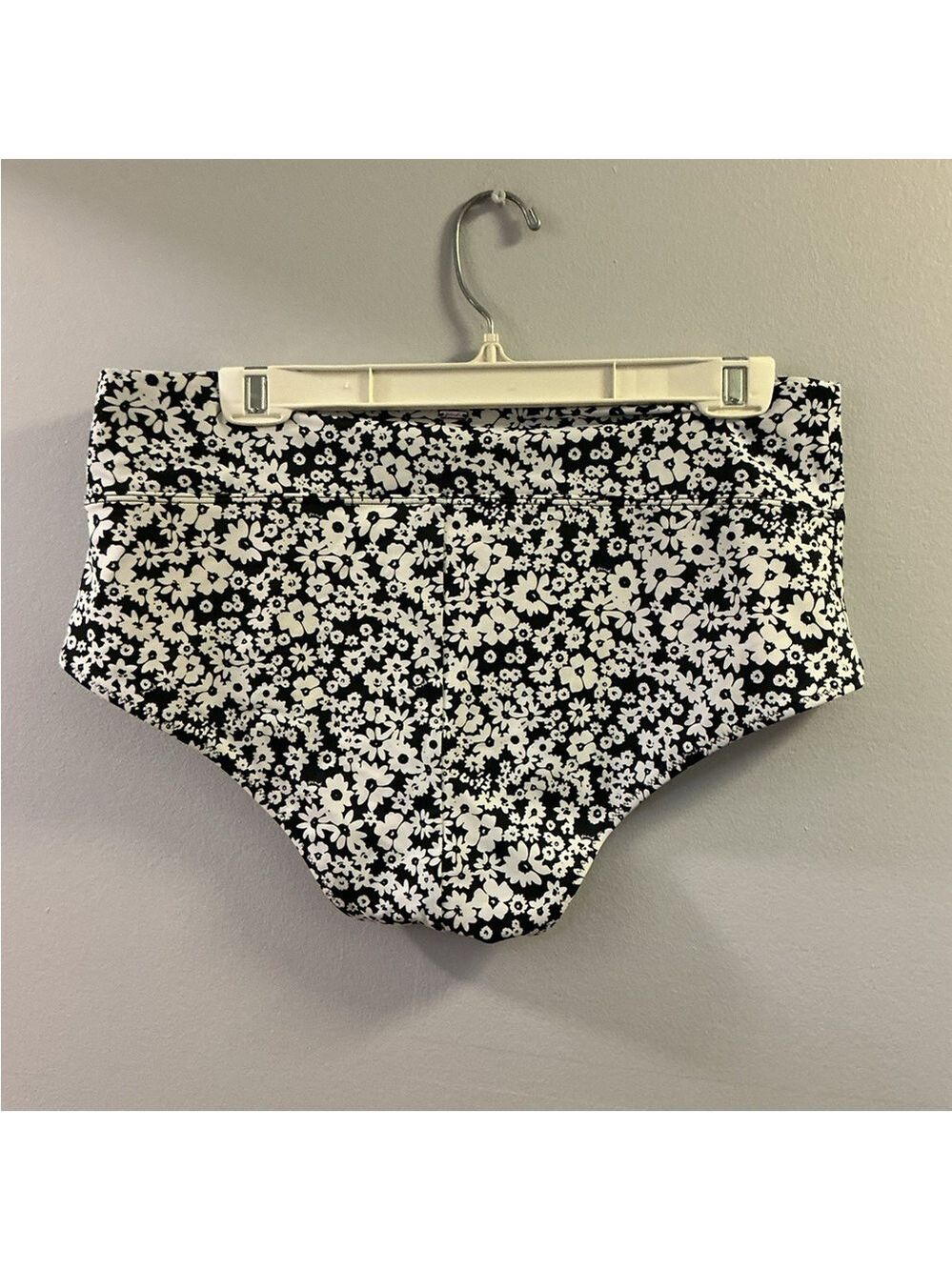 Victoria’s Secret Pink High Waist Bikini Bottoms Black White Floral XXL - Picture 3 of 11